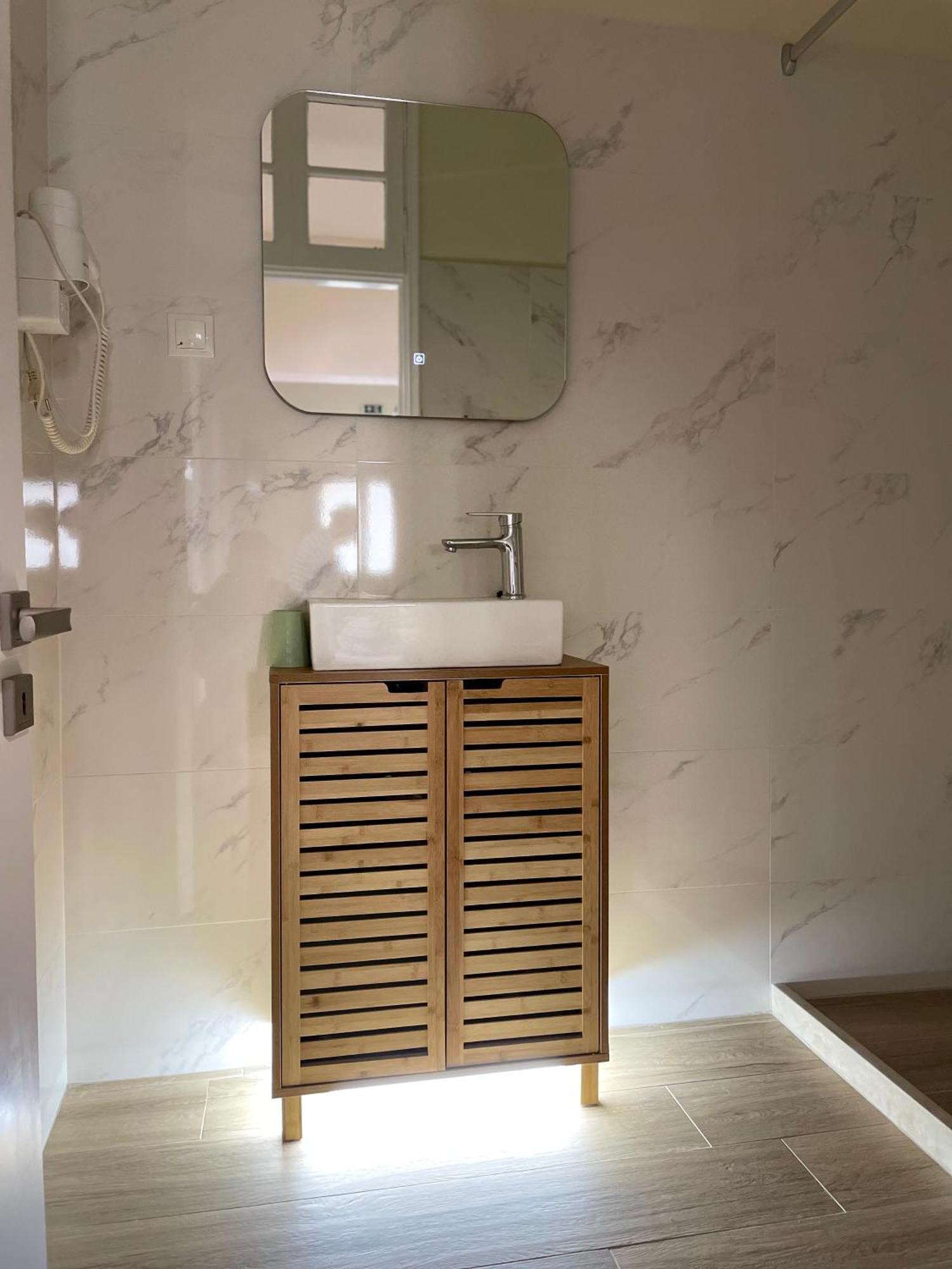 Kontos Mansion Apartment Беницес Екстериор снимка