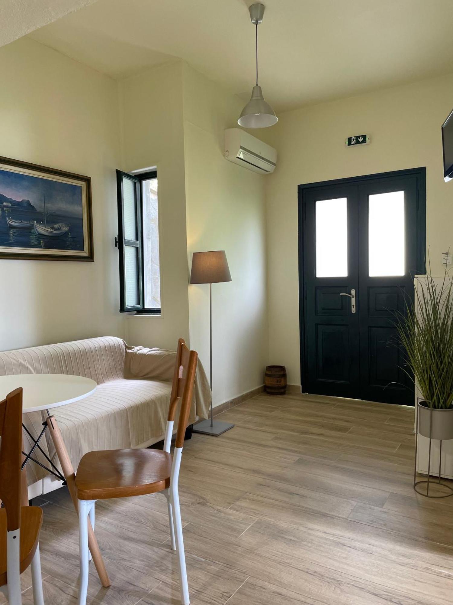 Kontos Mansion Apartment Беницес Екстериор снимка